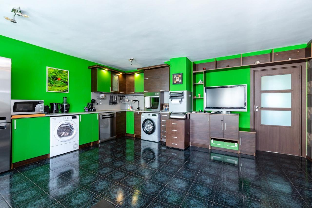The Green Apartment - Free Parking София Экстерьер фото
